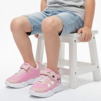 Işıl Işıl Adımlar: Işıklı ve Sevimli Kız Çocuk Spor Ayakkabı