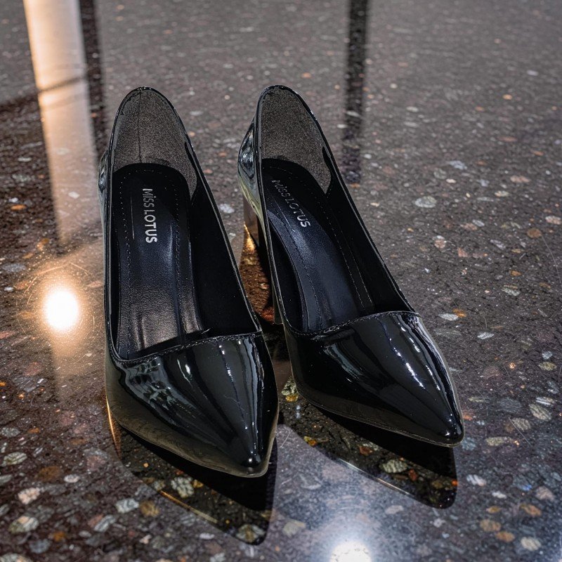 Miss Lotus Siyah Rugan Sivri Burun Stiletto