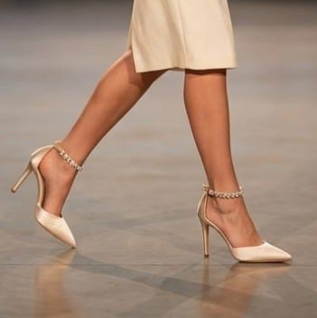 Kristal Taşlı Saten Stiletto