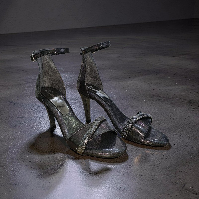 Gümüş Işıltılı İnce Bantlı Topuklu Sandalet