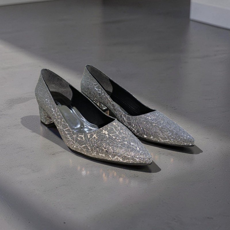 Gümüş Işıltılı Kristal Desenli Sivri Burun Alçak Topuklu Ayakkabı