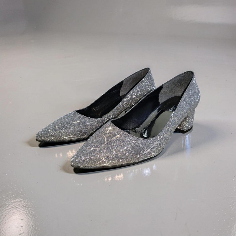 Gümüş Işıltılı Kristal Desenli Sivri Burun Alçak Topuklu Ayakkabı