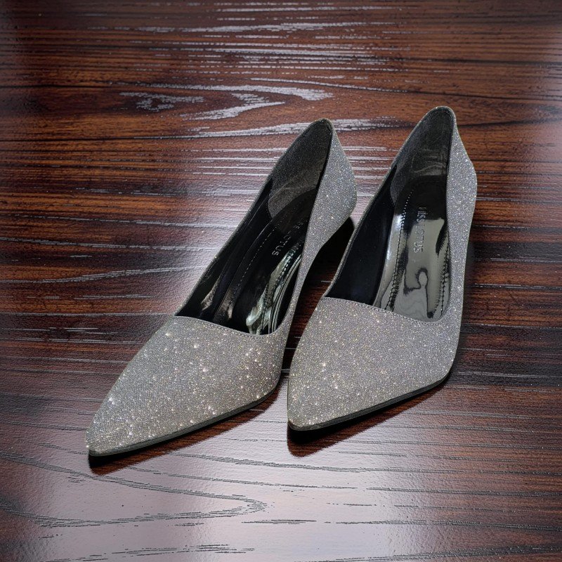 Gümüş Simli Sivri Burun İnce Topuklu Stiletto