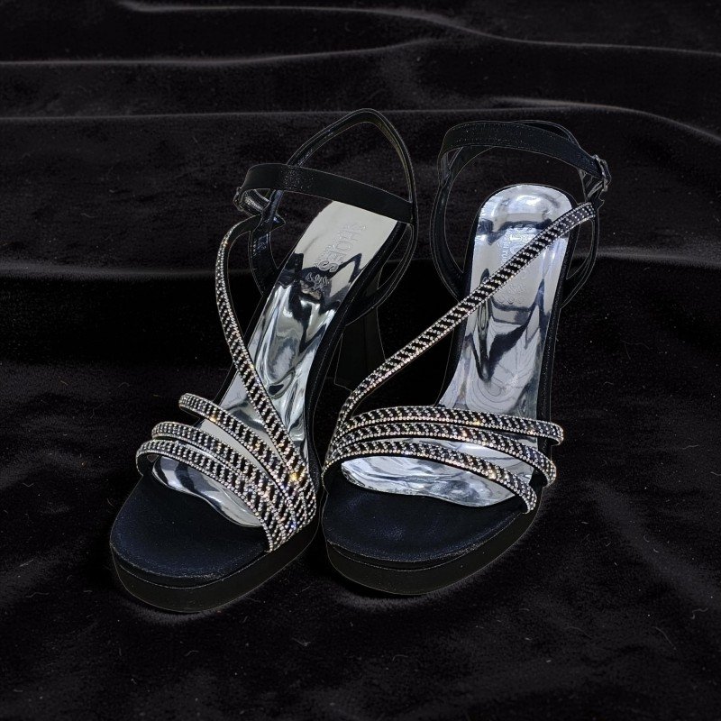 Şık Taş Detaylı Siyah Saten Platform Topuklu Ayakkabı