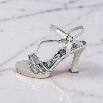 Gümüş Taş Detaylı Beyaz Platform Topuklu Abiye Ayakkabı