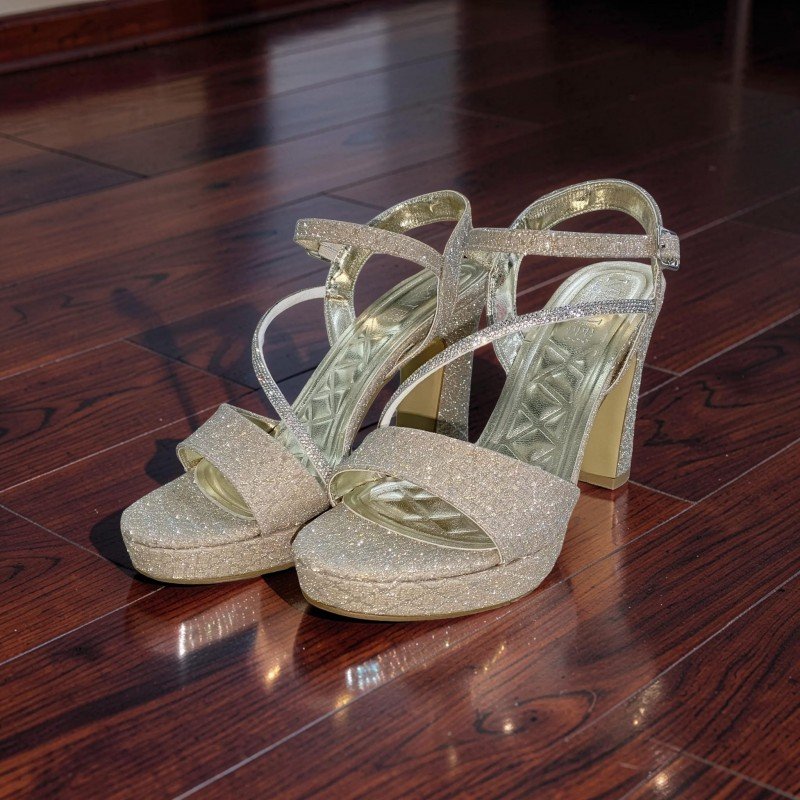 Göz Alıcı Gümüş Simli Platform Topuklu Ayakkabı