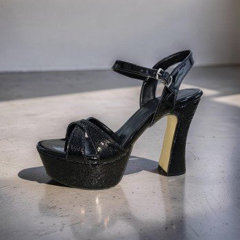 Göz Alıcı Siyah Rugan & Işıltılı Platform Topuklu Sandalet