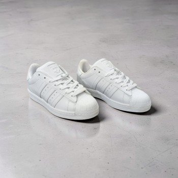 Klasik Beyaz Spor Ayakkabı