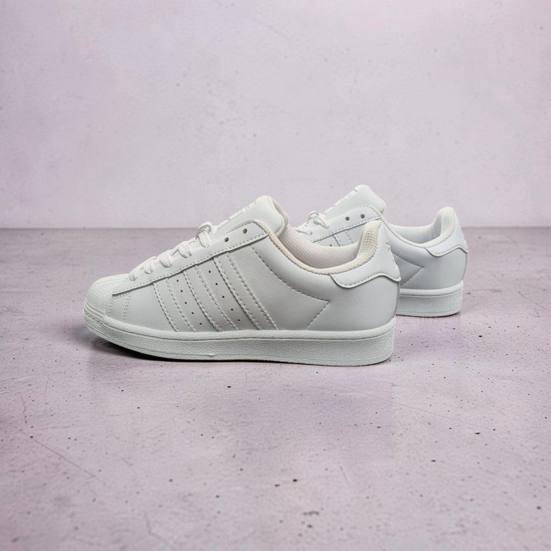 Klasik Beyaz Spor Ayakkabı