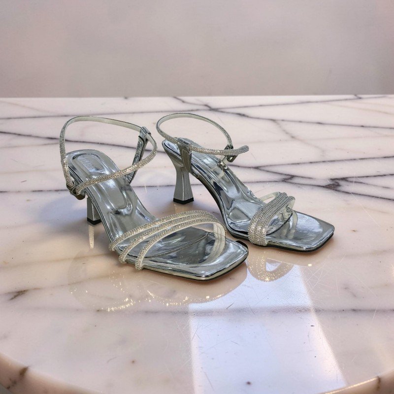 Gümüş Taşlı İnce Bantlı Tasarım Topuklu Sandalet