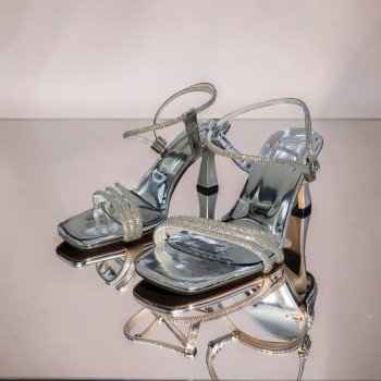 Gümüş Taşlı İnce Bantlı Tasarım Topuklu Sandalet