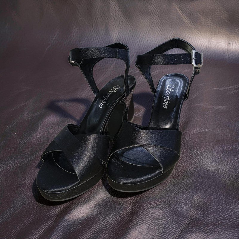 Scarpino Saten Siyah Çapraz Bantlı Platform Topuklu Ayakkabı