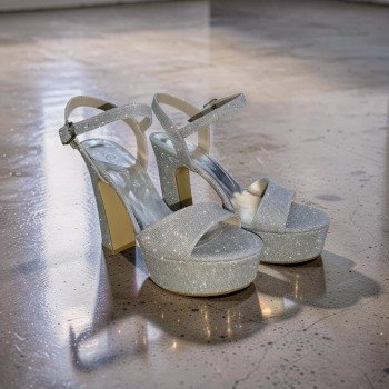 Yüksek Topuklu Gümüş Simli Sandalet