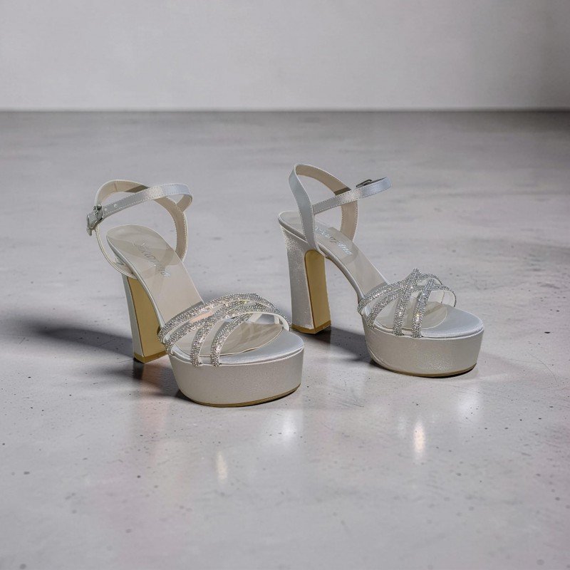 Gümüş Saten Işıltılı Taş Detaylı Platform Topuklu Ayakkabı