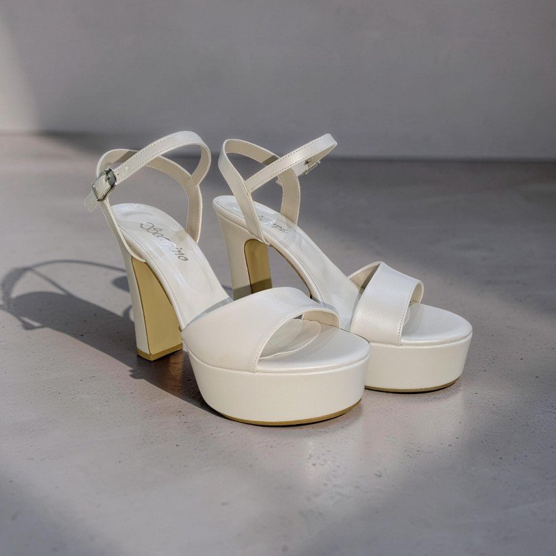 Kalın Topuklu Bilekten Bağlamalı Platform Sandalet