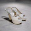 Şık Beyaz Platform Topuklu Sandalet