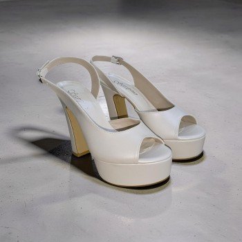 Şık Beyaz Platform Topuklu Sandalet