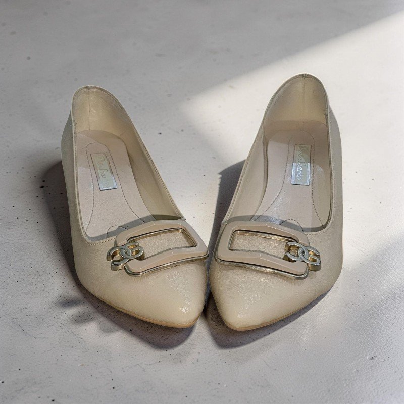 Zarif Bej Sivri Burun Tokalı Topuklu Ayakkabı